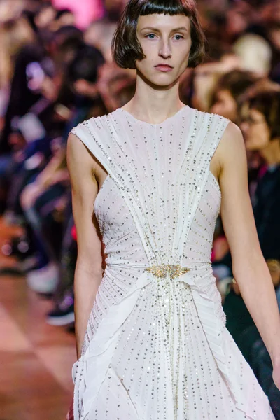 Look 120